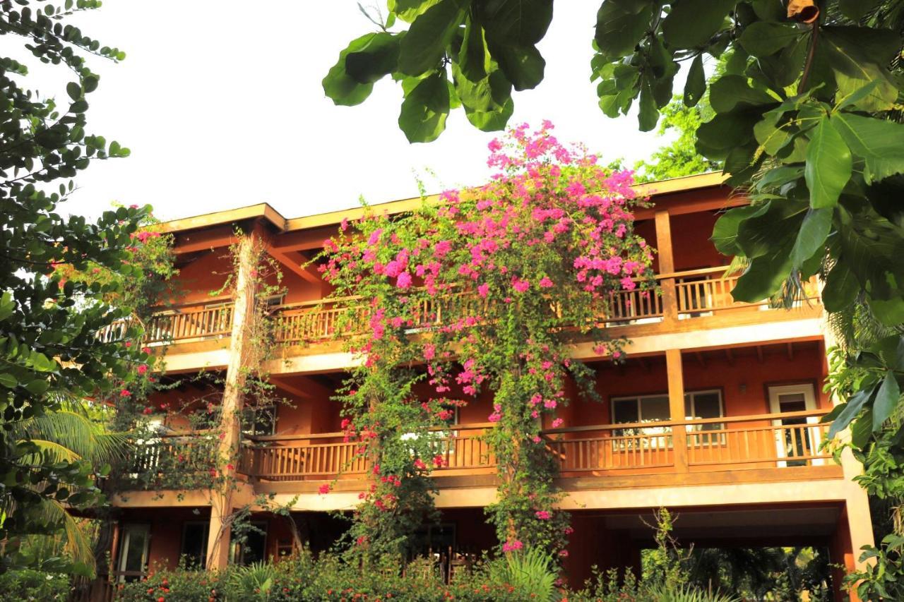 Hotel Posada Seremein Roatan West Bay Bagian luar foto