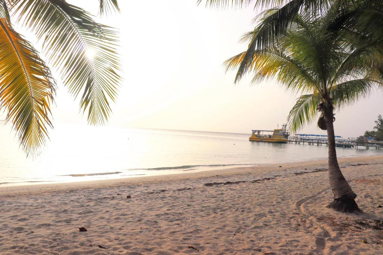 Hotel Posada Seremein Roatan West Bay Bagian luar foto
