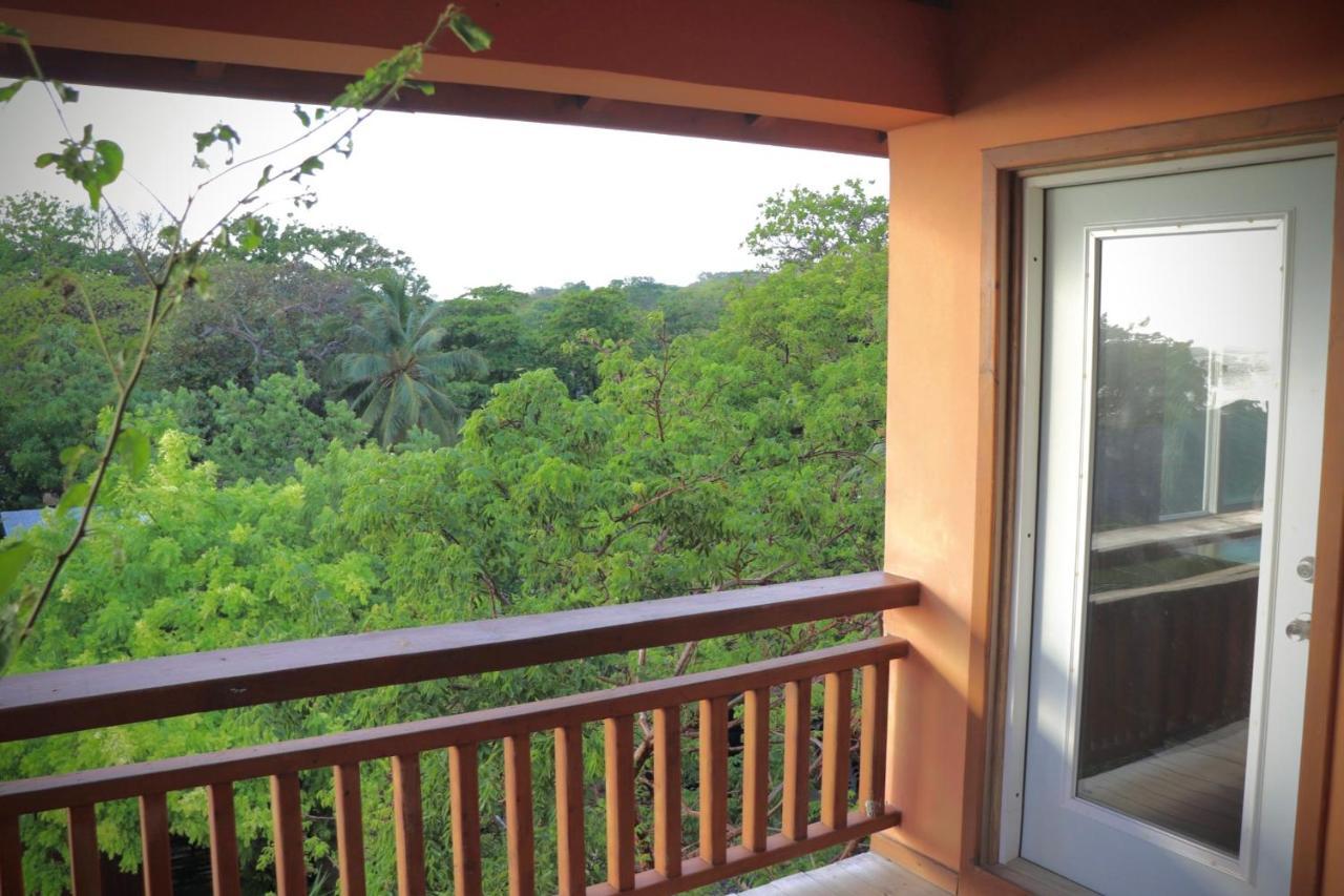 Hotel Posada Seremein Roatan West Bay Bagian luar foto