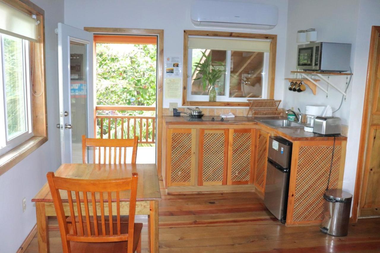 Hotel Posada Seremein Roatan West Bay Bagian luar foto