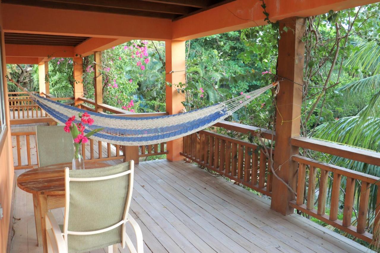 Hotel Posada Seremein Roatan West Bay Bagian luar foto