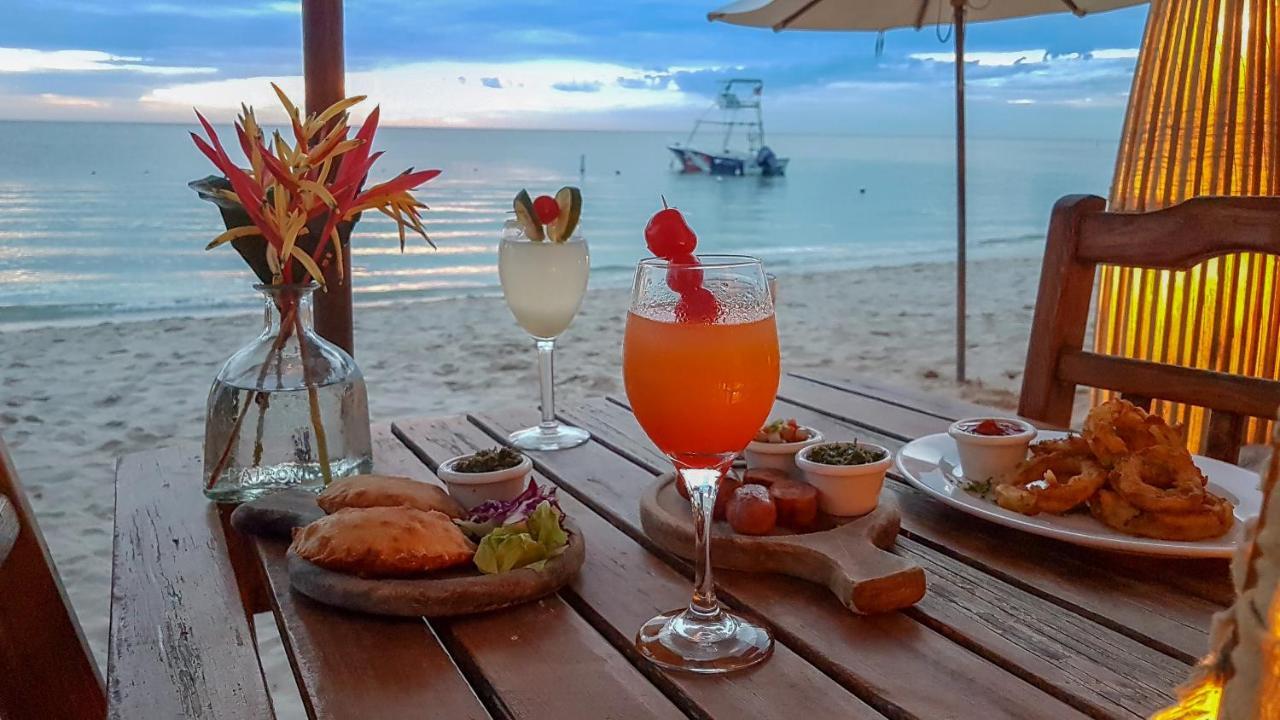 Hotel Posada Seremein Roatan West Bay Bagian luar foto