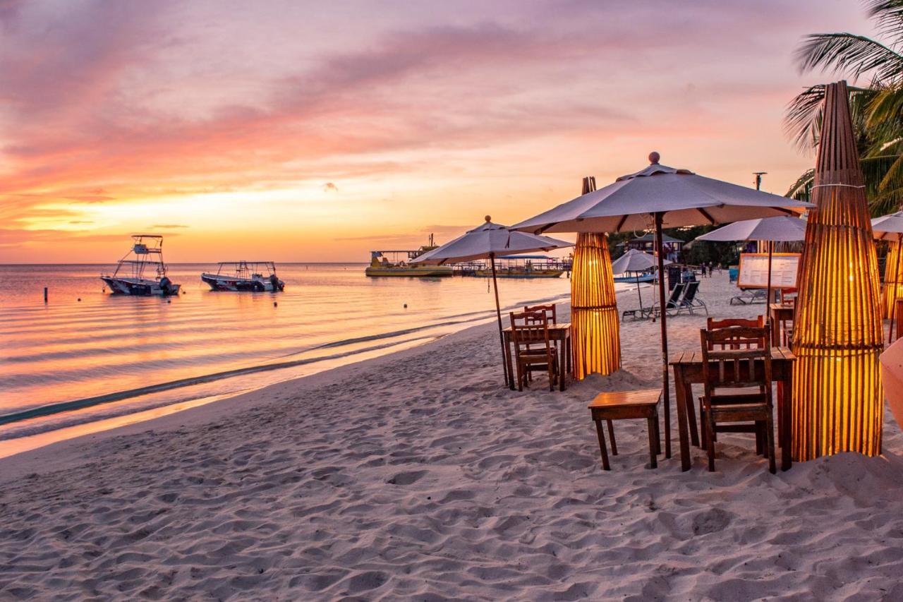 Hotel Posada Seremein Roatan West Bay Bagian luar foto