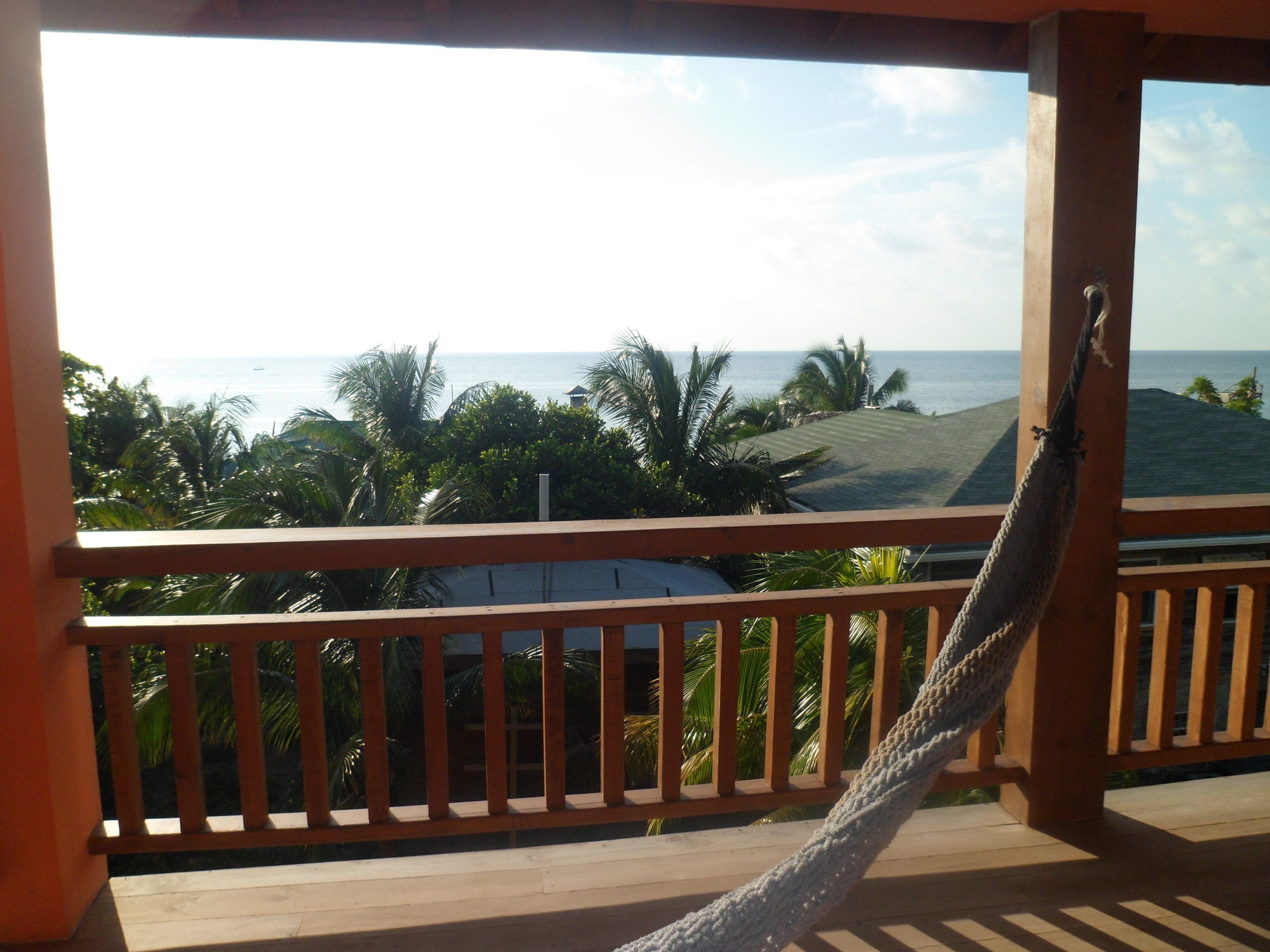 Hotel Posada Seremein Roatan West Bay Bagian luar foto