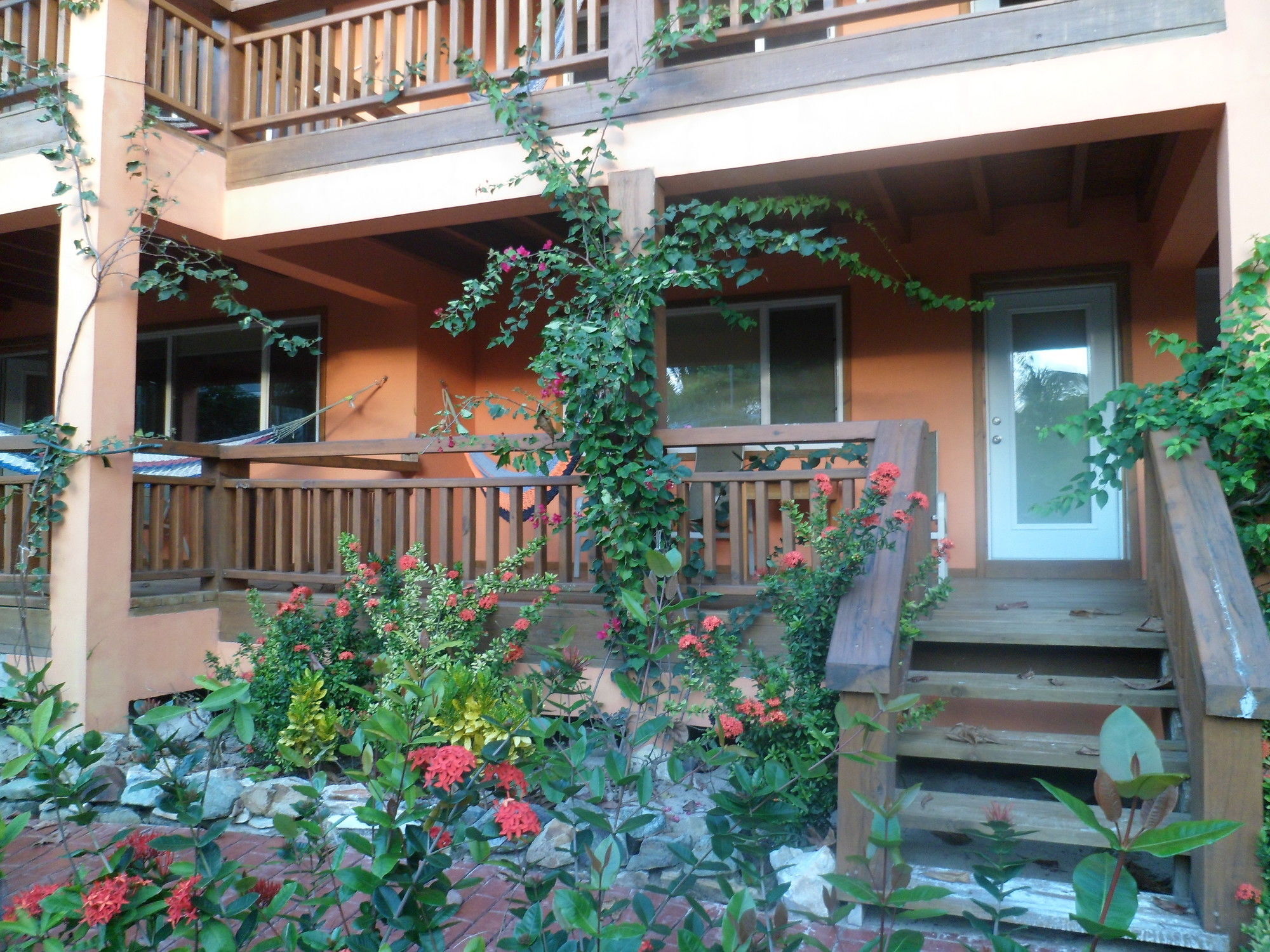 Hotel Posada Seremein Roatan West Bay Bagian luar foto