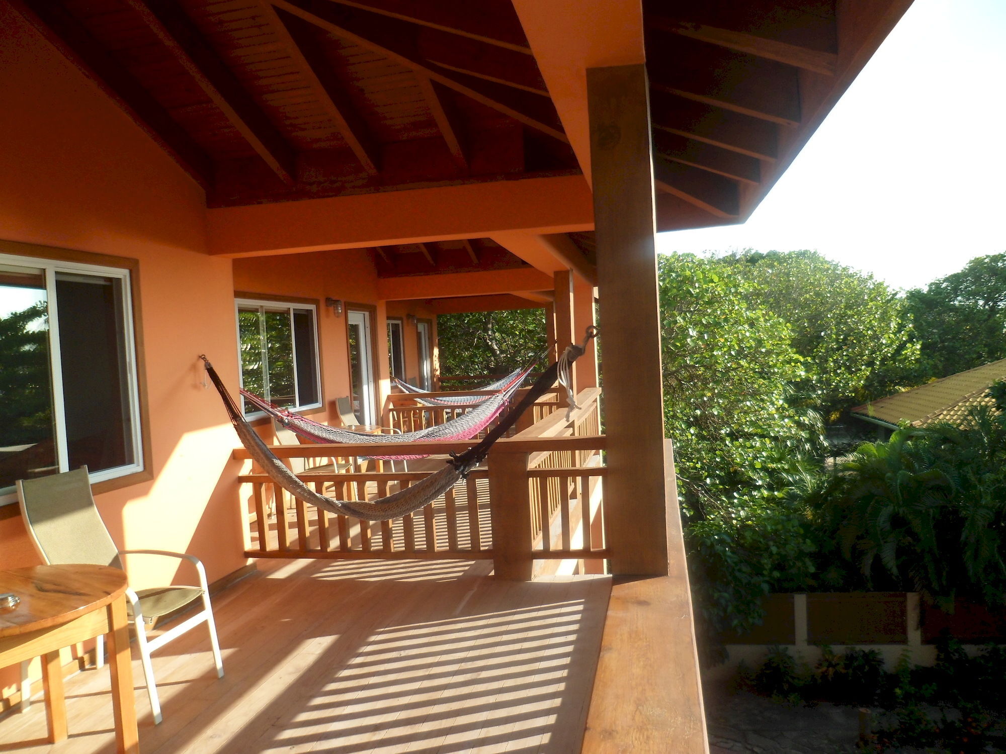 Hotel Posada Seremein Roatan West Bay Bagian luar foto